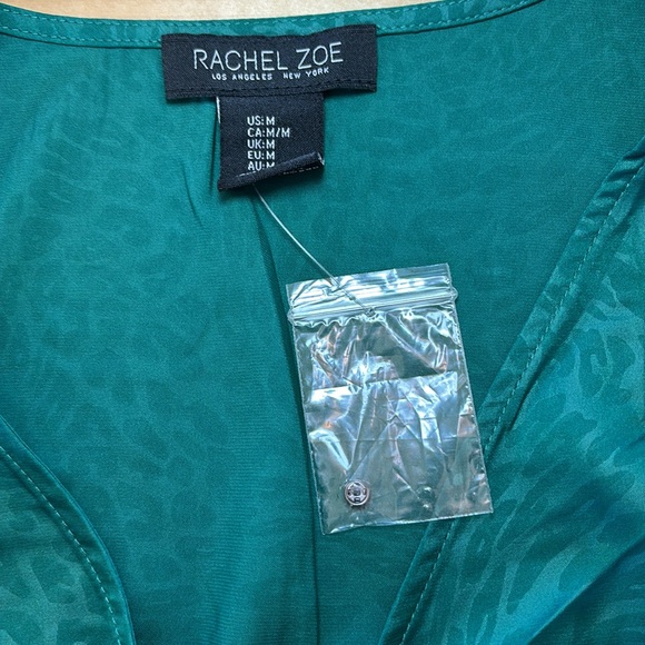 NWT Rachel Zoe emerald green leopard print long sleeved blouse, size medium - Picture 3 of 6